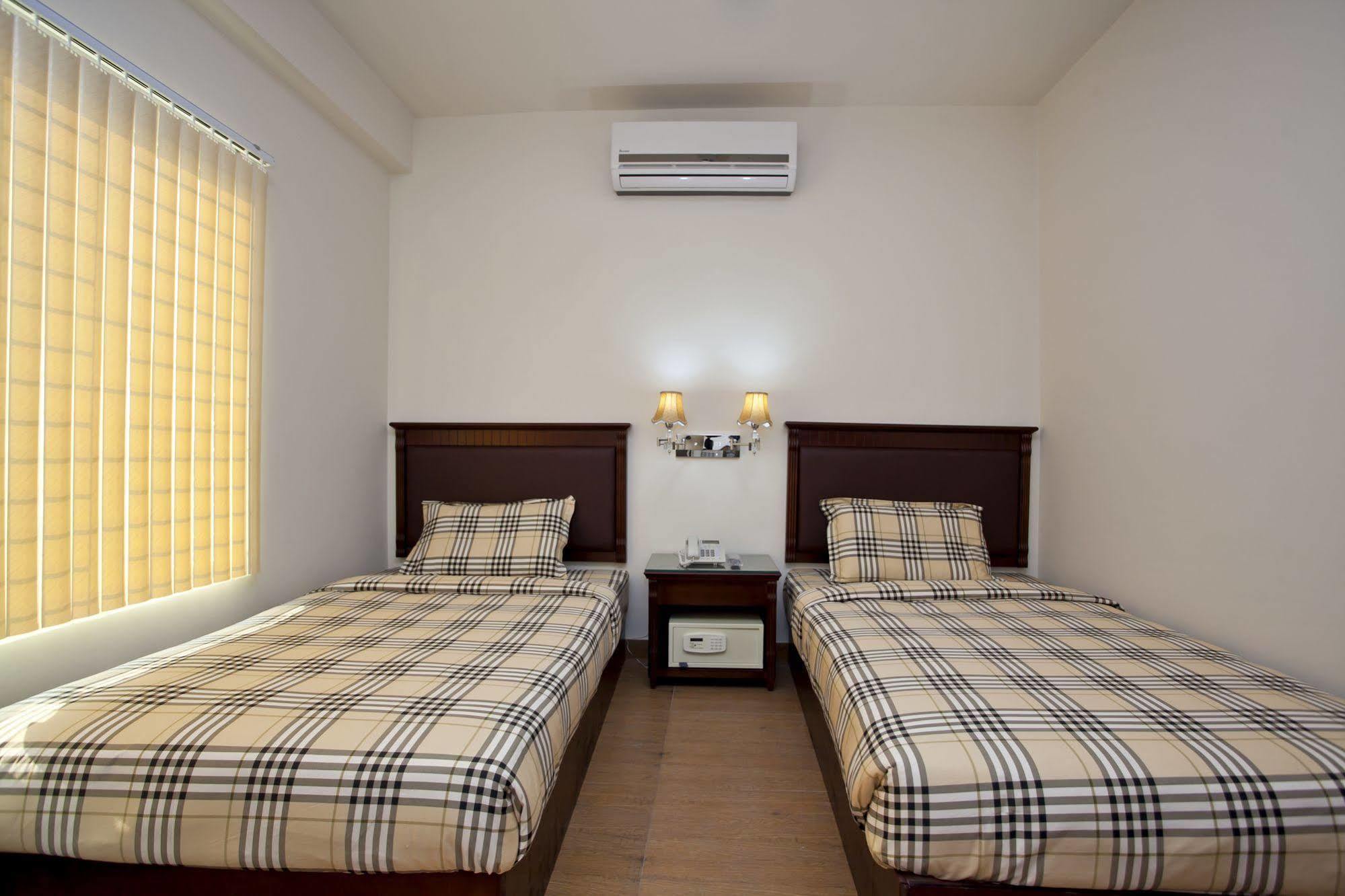 La Rose Hotel Sylhet Exterior photo